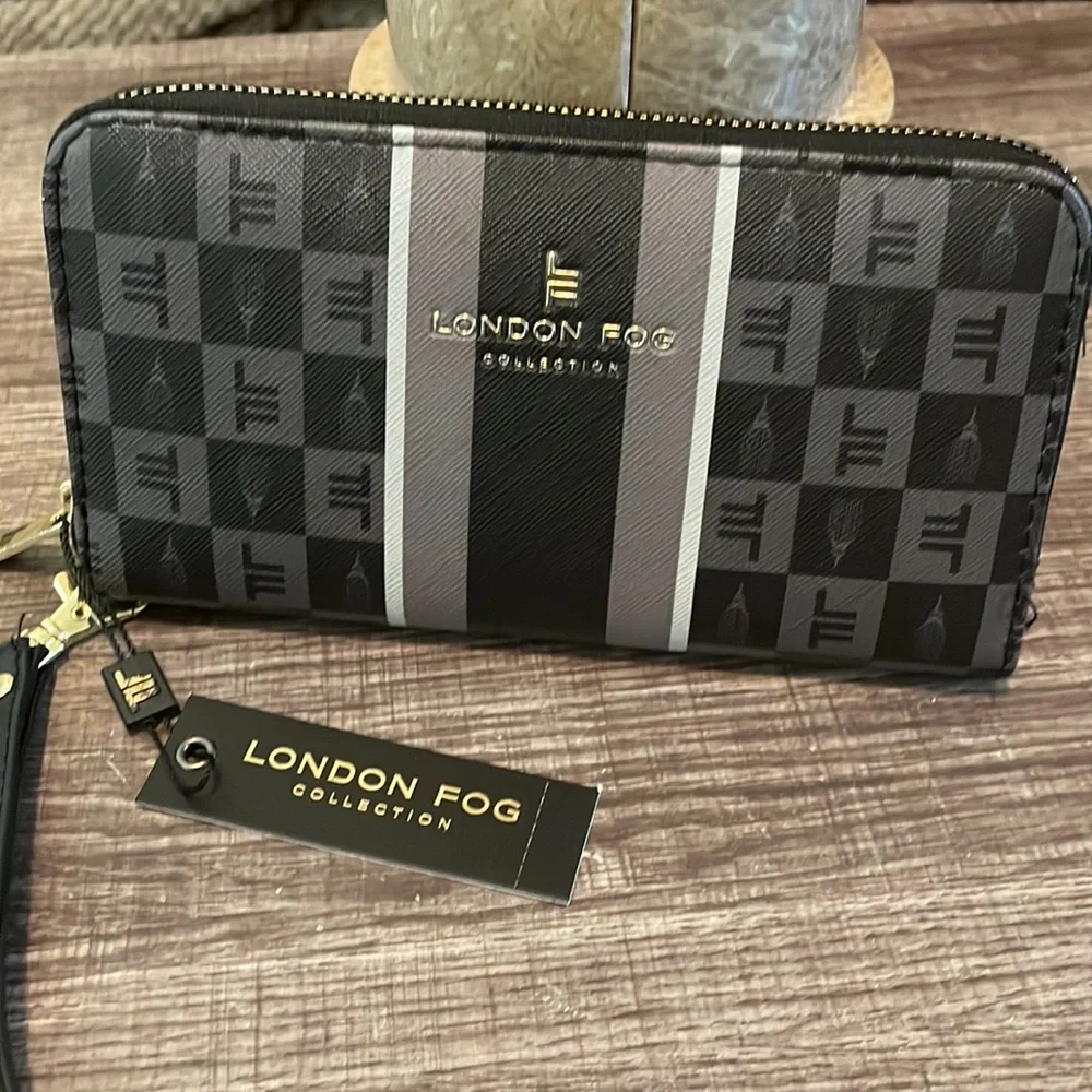 NEW!!! Ladies wallet by London Fog
